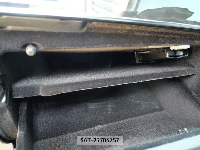 Mercedes Benz E-CLASS 2013-08 7221577-18