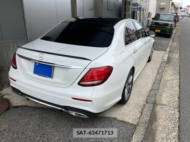 Mercedes Benz E-CLASS 2016-07 7251476-3