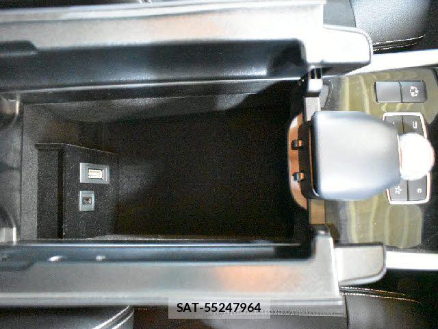 Mercedes Benz E-CLASS 2014-03 7328297-21