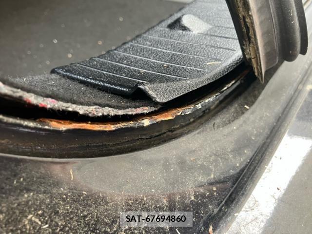 Mercedes Benz E-CLASS 2014-02 7358711-26