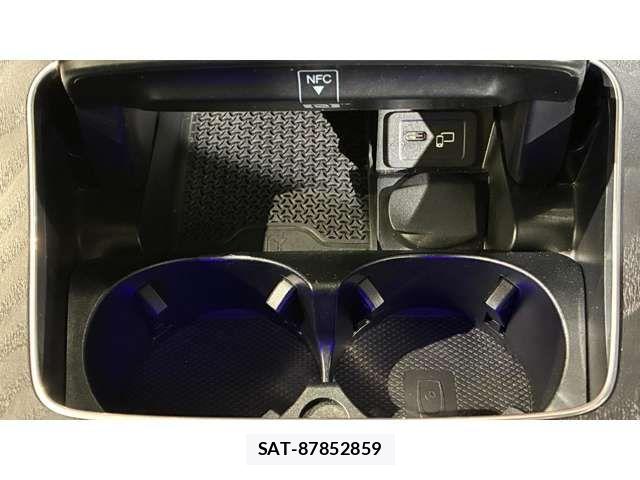 Mercedes Benz E-CLASS 2023-10 7392821-19