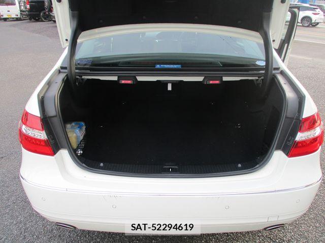 Mercedes Benz E-CLASS 2010-05 7617994-17