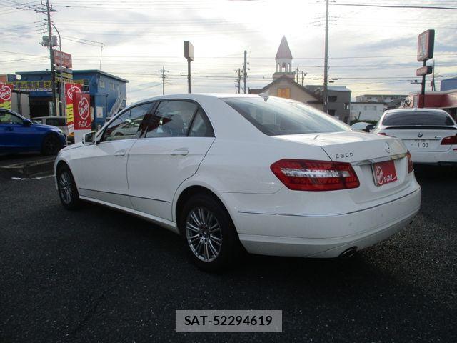 Mercedes Benz E-CLASS 2010-05 7617994-6