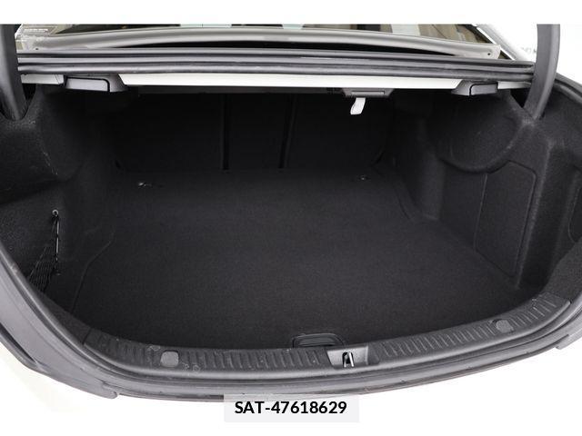 Mercedes Benz E-CLASS 2019-06 7725526-28