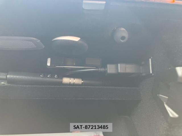 Mercedes Benz E-CLASS 2009-12 7725536-19