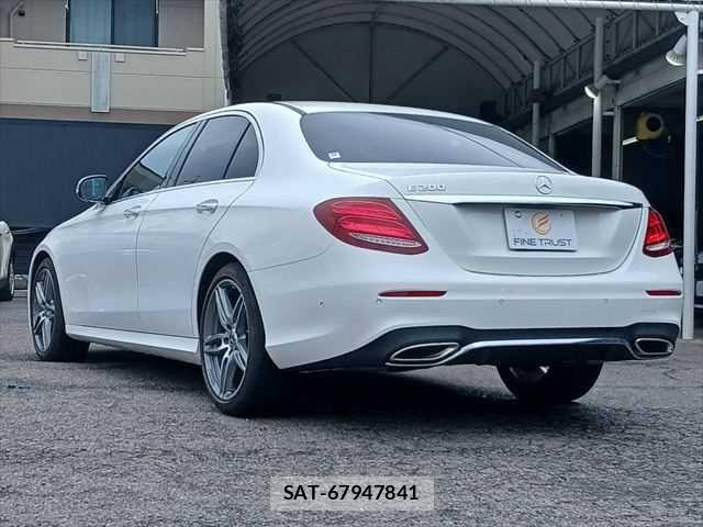 Mercedes Benz E-CLASS 2017-12 7877686-18