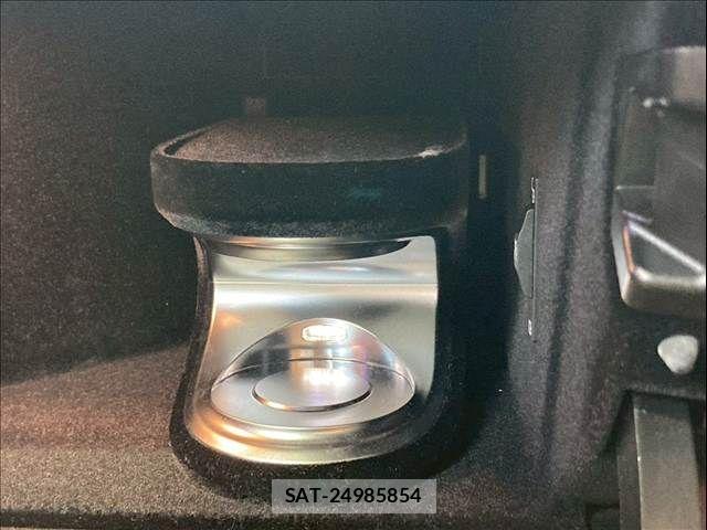 Mercedes Benz E-CLASS 2022-01 7962578-9