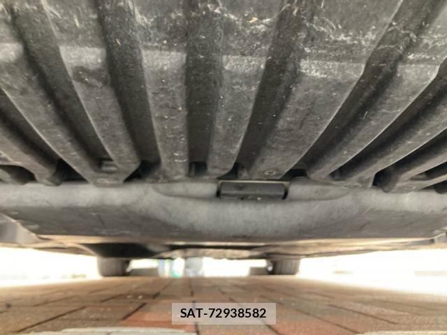 Mercedes Benz E-CLASS 2015-07 7962582-12