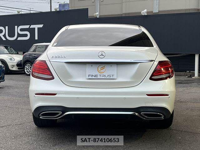 Mercedes Benz E-CLASS 2016-09 7979936-16