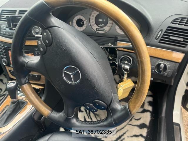 Mercedes Benz E-CLASS 2008-09 7979941-10