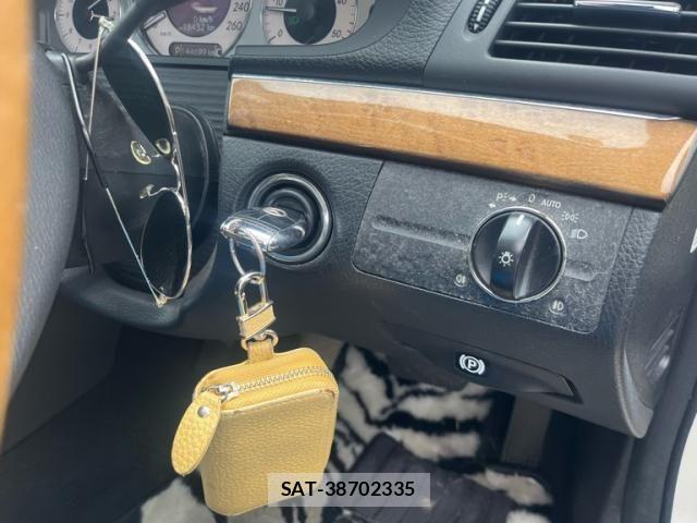Mercedes Benz E-CLASS 2008-09 7979941-14