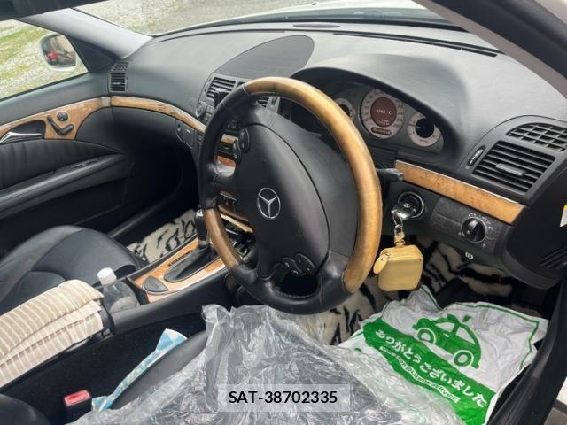 Mercedes Benz E-CLASS 2008-09 7979941-15