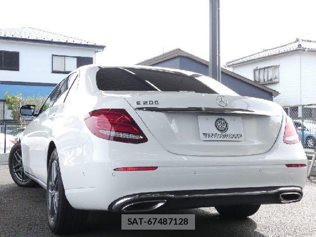 Mercedes Benz E-CLASS 2018-12 7979937-2
