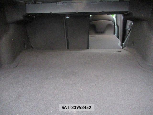 Mercedes Benz E-CLASS 2019-10 7979925-5