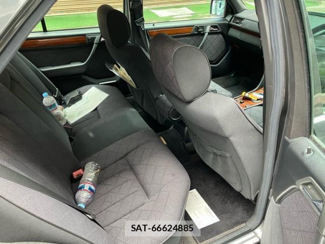 Mercedes Benz E-CLASS 1995-03 8036679-10