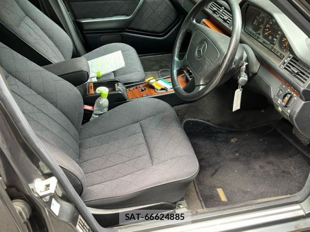 Mercedes Benz E-CLASS 1995-03 8036679-17