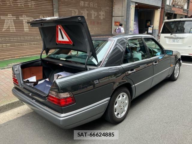 Mercedes Benz E-CLASS 1995-03 8036679-24