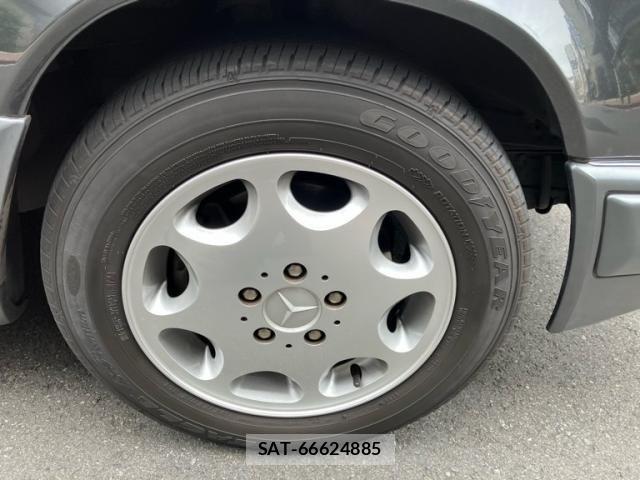 Mercedes Benz E-CLASS 1995-03 8036679-6