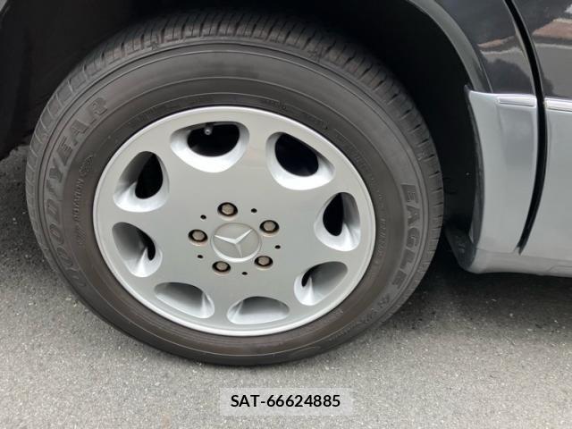 Mercedes Benz E-CLASS 1995-03 8036679-7