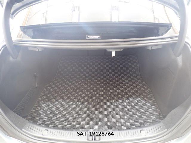 Mercedes Benz E-CLASS 2021-03 8074539-26