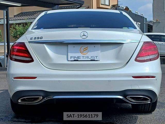 Mercedes Benz E-CLASS 2017-06 8100376-17