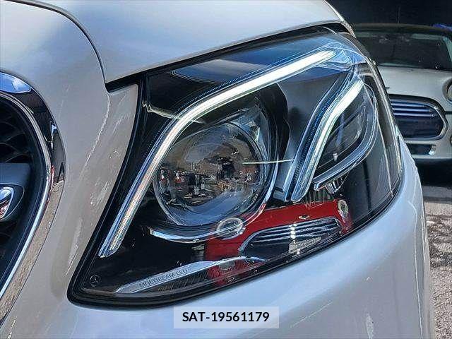 Mercedes Benz E-CLASS 2017-06 8100376-21