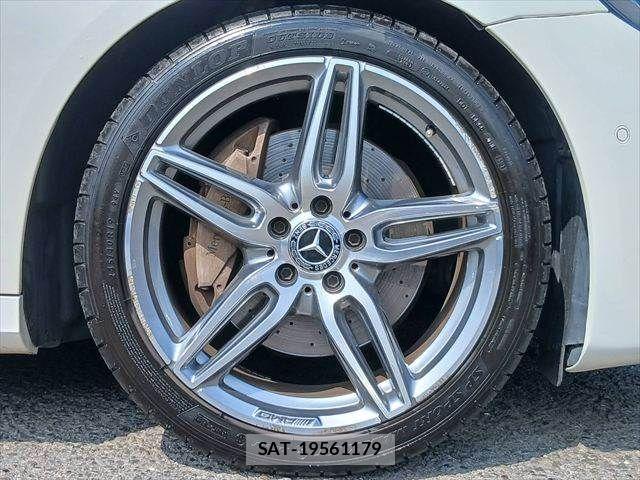 Mercedes Benz E-CLASS 2017-06 8100376-25