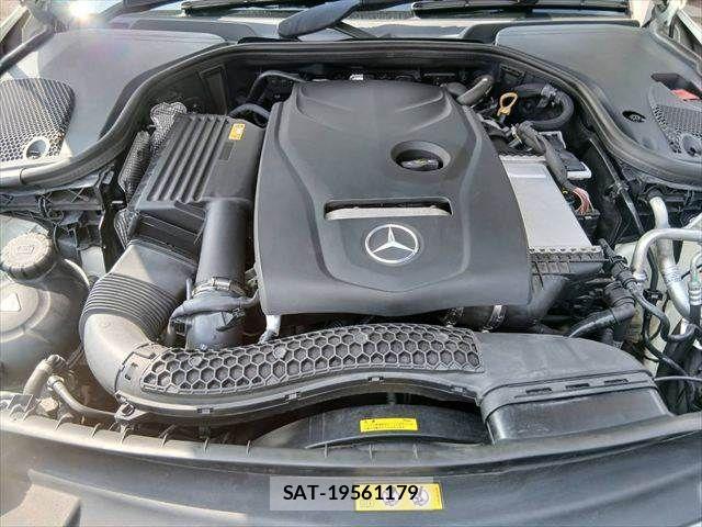 Mercedes Benz E-CLASS 2017-06 8100376-27