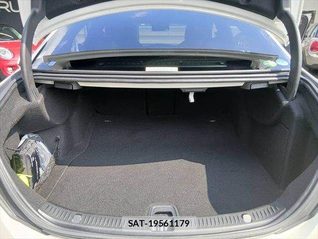 Mercedes Benz E-CLASS 2017-06 8100376-8