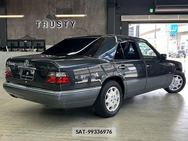 Mercedes Benz E-CLASS 1995-09 8208648-6