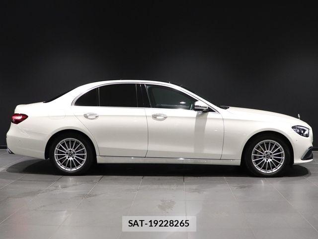 Mercedes Benz E-CLASS 2021-02 8208647-9