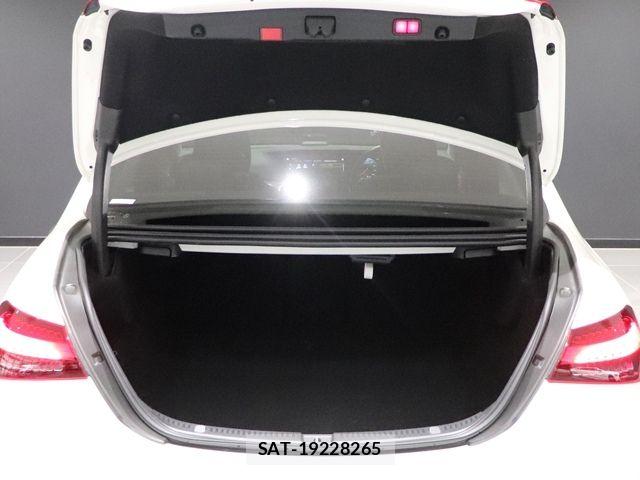 Mercedes Benz E-CLASS 2021-02 8208647-16