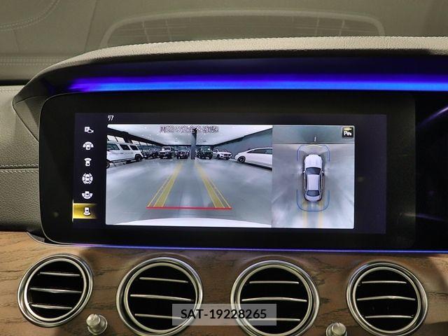 Mercedes Benz E-CLASS 2021-02 8208647-18