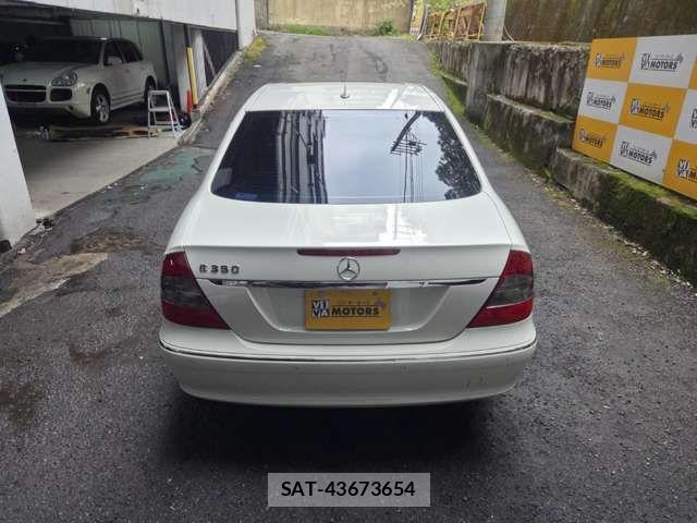 Mercedes Benz E-CLASS 2007-04 8208652-10