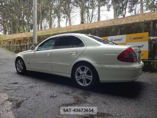 Mercedes Benz E-CLASS 2007-04 8208652-11