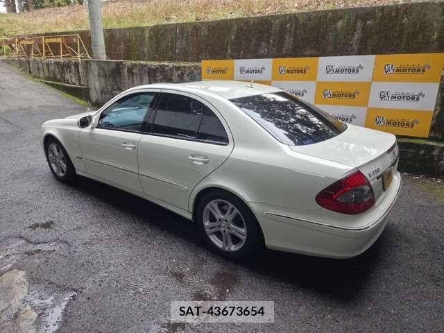 Mercedes Benz E-CLASS 2007-04 8208652-12