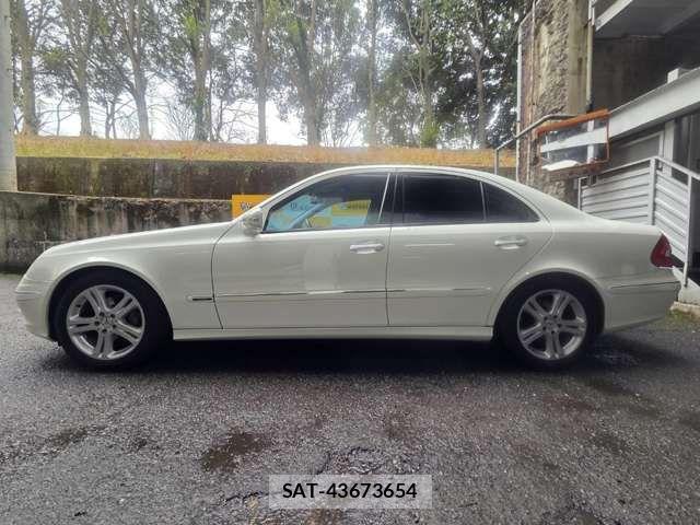 Mercedes Benz E-CLASS 2007-04 8208652-13