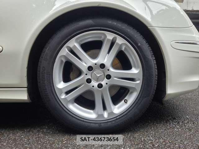 Mercedes Benz E-CLASS 2007-04 8208652-17