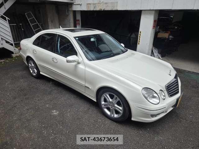 Mercedes Benz E-CLASS 2007-04 8208652-5