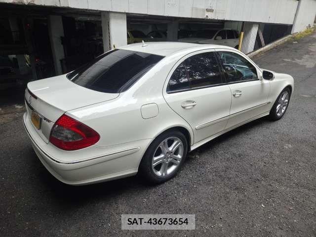 Mercedes Benz E-CLASS 2007-04 8208652-8