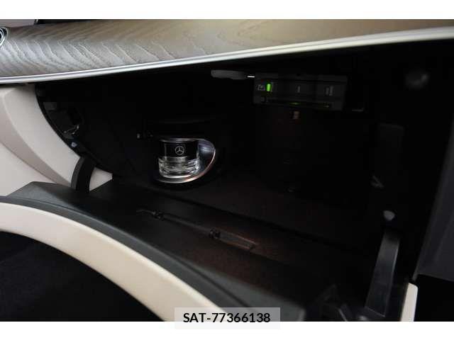 Mercedes Benz E-CLASS 2021-08 8230777-9