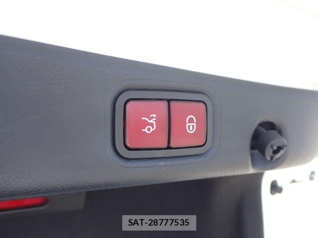 Mercedes Benz E-CLASS 2021-10 8336733-25