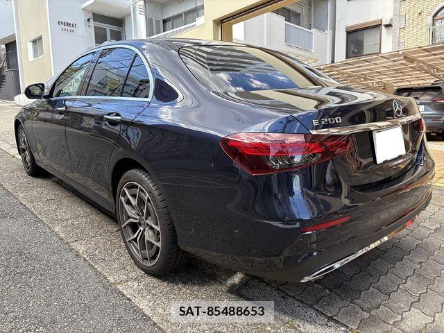 Mercedes Benz E-CLASS 2022-03 8354921-1