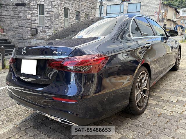 Mercedes Benz E-CLASS 2022-03 8354921-3