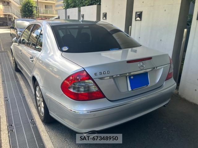Mercedes Benz E-CLASS 2009-03 8366942-4
