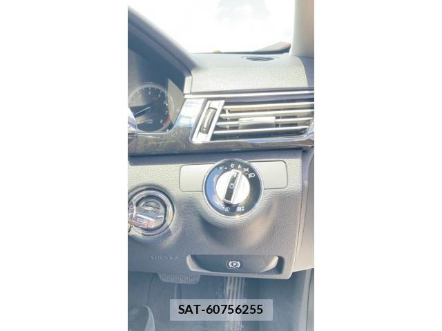 Mercedes Benz E-CLASS 2009-08 8366941-16