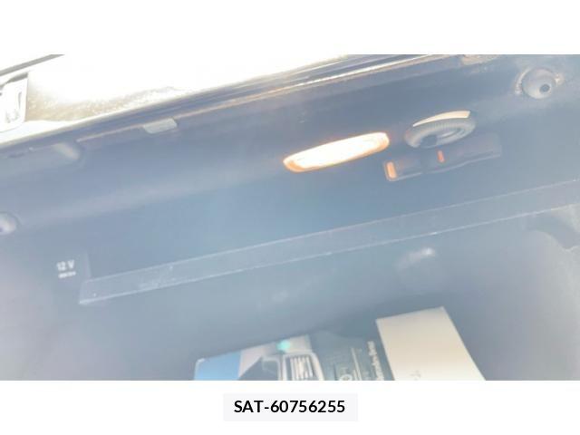Mercedes Benz E-CLASS 2009-08 8366941-23