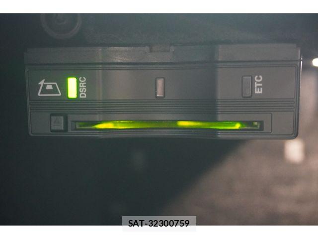 Mercedes Benz E-CLASS 2017-07 8366940-23
