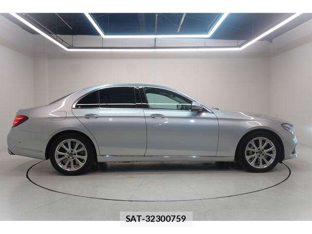 Mercedes Benz E-CLASS 2017-07 8366940-4