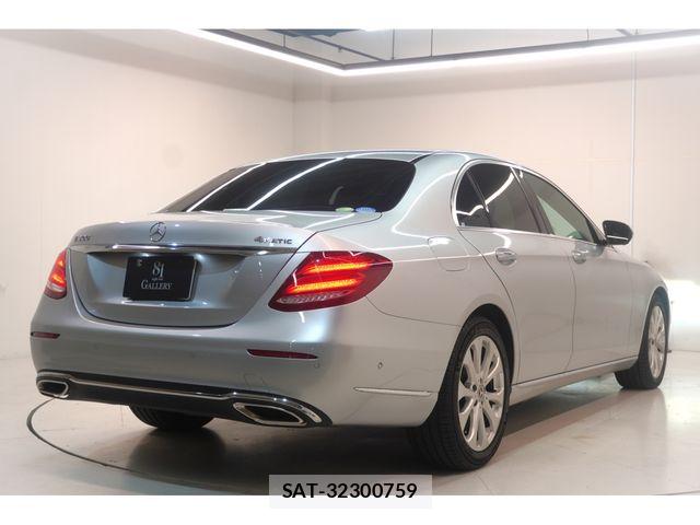 Mercedes Benz E-CLASS 2017-07 8366940-5